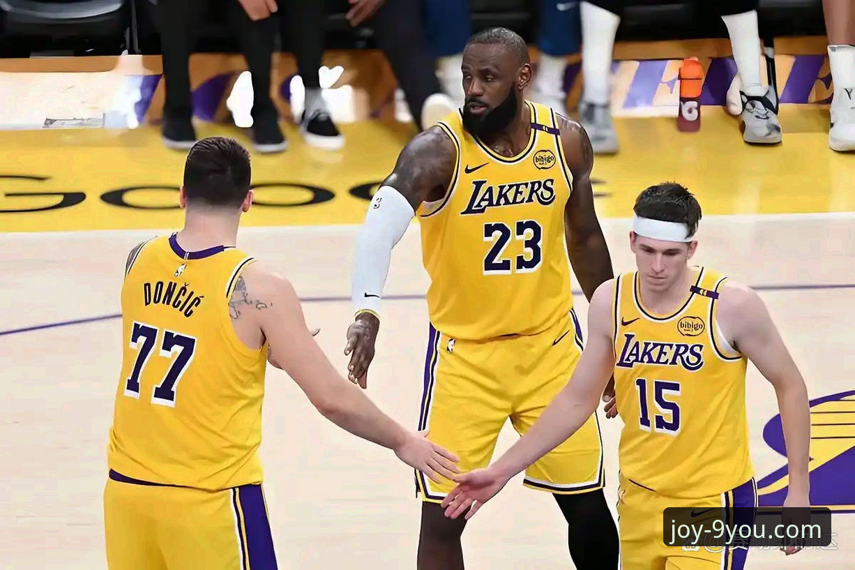 湖人团队篮球 vs 步行者多点开花：一场进攻盛宴的战术解构